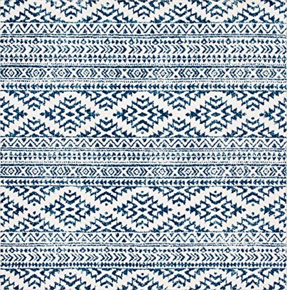 SAFAVIEH Tulum Collection 5' Square Ivory / Navy TUL272D Moroccan Boho Tribal Non-Shedding Living Room Bedroom Area Rug - 5′0″x5′0″